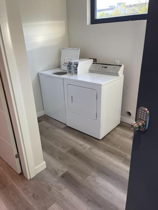 Lovely Studio W Full Kitchen In Heart Of San Diego Exterior photo