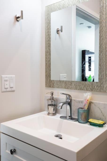 Lovely Studio W Full Kitchen In Heart Of San Diego Exterior photo